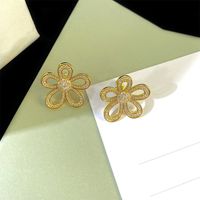 1 Pair Simple Style Flower Plating Inlay Copper Diamond Ear Studs main image 5