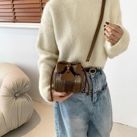 Women's Pu Leather Color Block Basic Classic Style Sewing Thread Round String Shoulder Bag sku image 2