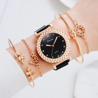 Casual Geometric Magnet Buckle Quartz Women's Watches main image 6