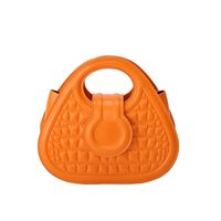 Women's Medium Pu Leather Solid Color Classic Style Oval Magnetic Buckle Saddle Bag main image 4