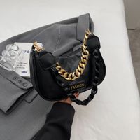 Women's Medium Pu Leather Solid Color Preppy Style Classic Style Dumpling Shape Zipper Shoulder Bag sku image 1