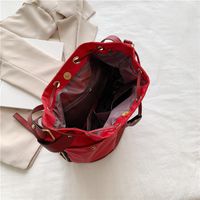 Women's Nylon Solid Color Streetwear Oval String Shoulder Bag main image 2