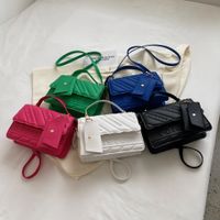 Mujeres Medio Cuero Sintético Color Sólido Estilo Preppy Estilo Clásico Cuadrado Hebilla Magnética Bolsas De Hombro main image 6