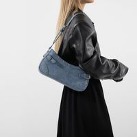 Women's Pu Leather Solid Color Vintage Style Classic Style Sewing Thread Dumpling Shape Zipper Shoulder Bag main image 2