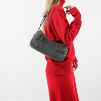 Women's Pu Leather Solid Color Vintage Style Classic Style Sewing Thread Dumpling Shape Zipper Shoulder Bag main image 3