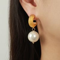1 Pair Glam Retro British Style C Shape Round Plating Chain Carving Imitation Pearl Titanium Steel 18k Gold Plated Drop Earrings main image 6