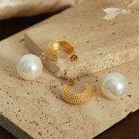 1 Pair Glam Retro British Style C Shape Round Plating Chain Carving Imitation Pearl Titanium Steel 18k Gold Plated Drop Earrings main image 7