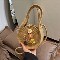 Women's Small Cotton Solid Color Vintage Style Classic Style Round Buckle Straw Bag main image 2