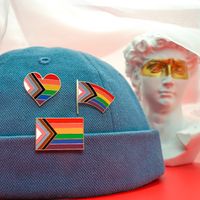 Simple Style National Flag Rainbow Heart Shape Metal Unisex Brooches main image 1