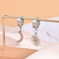 1 Pair Simple Style Geometric Sun Moon Plating Alloy Drop Earrings main image 6