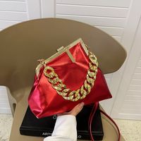 Mujeres Cuero Sintético Color Sólido Estilo Preppy Estilo Clásico Hilo De Coser Cascarón Cerrar Bolsas De Hombro main image 6