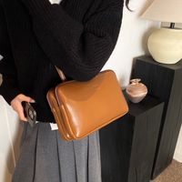 Women's Pu Leather Solid Color Vintage Style Classic Style Sewing Thread Square Zipper Shoulder Bag main image 3