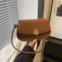 Women's Pu Leather Solid Color Vintage Style Classic Style Semicircle Lock Clasp Shoulder Bag main image 3