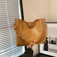 Frau Pu-leder Einfarbig Vintage-stil Klassischer Stil Quadrat Magnetschnalle Schultertasche main image 2