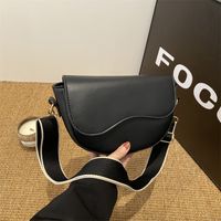 Women's Pu Leather Solid Color Classic Style Semicircle Flip Cover Shoulder Bag main image 2