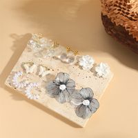 1 Pair Elegant Sweet Flower Plating Inlay Arylic Alloy Copper Artificial Pearls Zircon Earrings main image 1