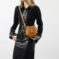 Women's Pu Leather Solid Color Preppy Style Classic Style Sewing Thread Bucket String Shoulder Bag sku image 2