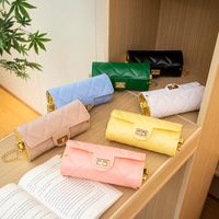 Women's Medium Pvc Solid Color Vintage Style Classic Style Cylindrical Lock Clasp Shoulder Bag main image 1