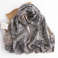 Women's Vintage Style Color Block Polyester Printing Scarf main image 4