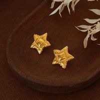 1 Paar Einfacher Stil Künstlerisch Koreanische Art Pentagramm Überzug Carving Titan Stahl 18 Karat Vergoldet Ohrstecker main image 4