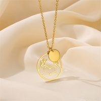 Stainless Steel Retro Simple Style Heart Shape Plating Carving Pendant Necklace main image 1