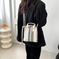 Women's Cloth Color Block Vintage Style Classic Style Sewing Thread Magnetic Buckle Shoulder Bag main image 4