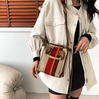 Women's Cloth Color Block Vintage Style Classic Style Sewing Thread Magnetic Buckle Shoulder Bag sku image 2