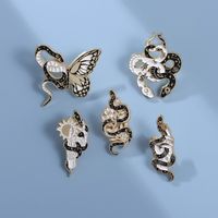 Vintage Style Flower Snake Butterfly Alloy Plating Unisex Brooches main image 1