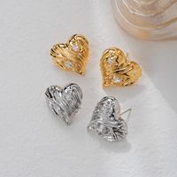1 Pair IG Style Retro Heart Shape Plating Pleated Inlay Copper Zircon Ear Studs main image 5