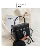 Women's Medium Pu Leather Solid Color Classic Style Square Zipper Shoulder Bag sku image 1