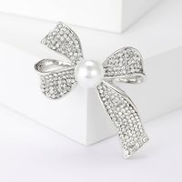 Elegant Glam Bow Knot Alloy Plating Inlay Artificial Pearls Rhinestones Women's Brooches main image 4