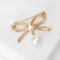 Elegant Simple Style Bow Knot Alloy Plating Inlay Artificial Pearls Women's Brooches main image 4