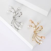 Elegant Simple Style Bow Knot Alloy Plating Inlay Artificial Pearls Rhinestones Women's Brooches main image 1