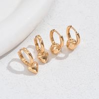 1 Pair Sweet Round Heart Shape Plating Copper 18K Gold Plated Huggie Earrings main image 1