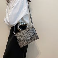 Women's Pu Leather Crocodile Vintage Style Sewing Thread Square Flip Cover Shoulder Bag sku image 2