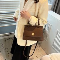 Women's Pu Leather Solid Color Vintage Style Classic Style Sewing Thread Flip Cover Handbag main image 1