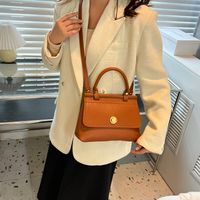 Women's Pu Leather Solid Color Vintage Style Classic Style Sewing Thread Flip Cover Handbag main image 2