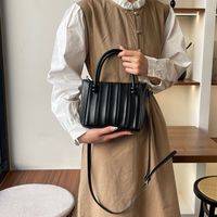 Women's Pu Leather Solid Color Classic Style Sewing Thread Square Zipper Shoulder Bag sku image 5