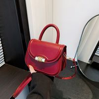 Women's Pu Leather Solid Color Elegant Semicircle Flip Cover Handbag main image 6
