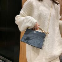 Women's Small Arylic Solid Color Streetwear Lock Clasp Shoulder Bag main image 4