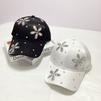 Women's Elegant Classic Style Solid Color Rhinestone Curved Eaves Baseball Cap main image 3