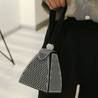 Women's Polyester Solid Color Vintage Style Classic Style Triangle Lock Clasp Evening Bag main image 5