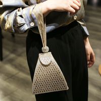 Women's Polyester Solid Color Vintage Style Classic Style Triangle Lock Clasp Evening Bag main image 4