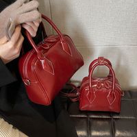 Women's Medium Pu Leather Solid Color Classic Style Shell Zipper Shoulder Bag main image 1