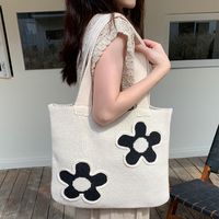 Women's Medium Polyester Flower Cute Square Open Underarm Bag main image 5