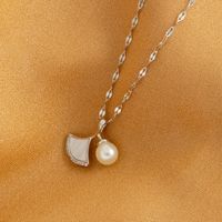 Stainless Steel 18K Gold Plated White Gold Plated Simple Style Shiny Plating Inlay Sector Pearl Shell Pendant Necklace main image 4