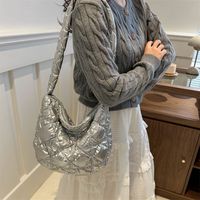 امرأة قماش منقوشة النمط الكلاسيكي خيوط الخياطة نصف دائرة سحاب البنطلون حقيبة الإبط main image 4