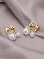 1 Pair Elegant Round Imitation Pearl Copper Drop Earrings main image 5