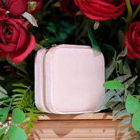 Simple Style Classic Style Solid Color Flannel Round Layered Jewelry Boxes main image 5