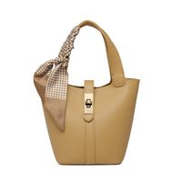 Women's Medium Pu Leather Solid Color Vintage Style Classic Style Lock Clasp Bucket Bag sku image 3